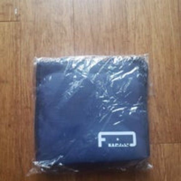 Waterproof Zipper Insulated Lunch Bag with Side Pocket for Beach, School, Office - Picture 10 of 12